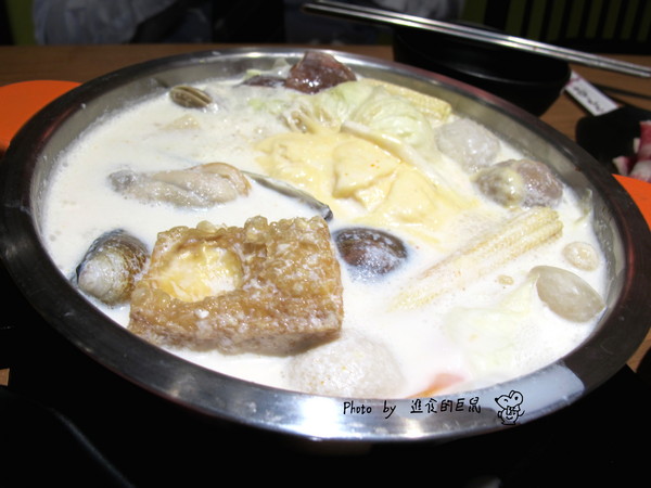 鬼椒一番鍋(東門店):(台南。東區美食)『鬼椒一番鍋(台南東門店) 』全台知名連鎖火鍋店。平實價格就能輕鬆地享用美味的個人鍋。