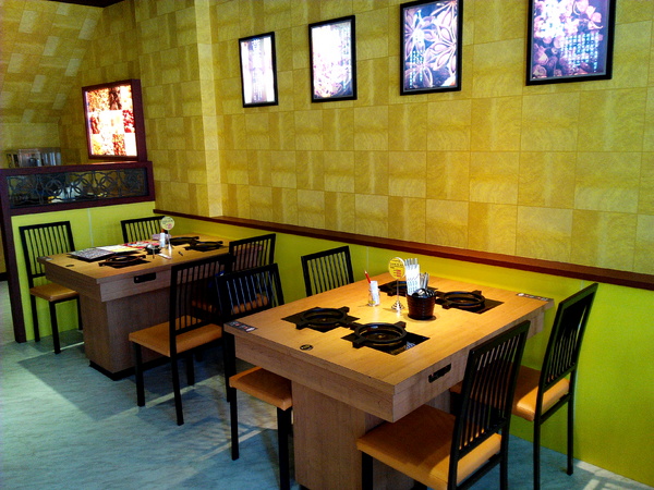 鬼椒一番鍋(東門店):【臺南Ω東區】鬼椒一番鍋(東門店)。鬼椒辣得過癮,綠咖哩風味十足,且不另收服務費