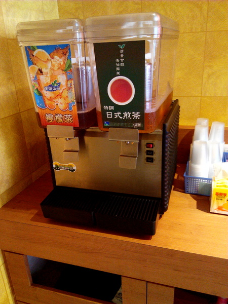 鬼椒一番鍋(東門店):【臺南Ω東區】鬼椒一番鍋(東門店)。鬼椒辣得過癮,綠咖哩風味十足,且不另收服務費