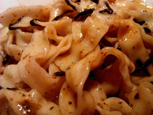 鬼椒一番鍋(東門店):【臺南Ω東區】鬼椒一番鍋(東門店)。鬼椒辣得過癮,綠咖哩風味十足,且不另收服務費