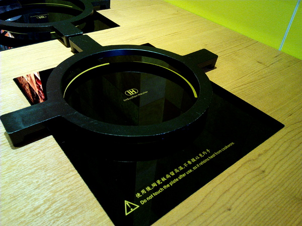 鬼椒一番鍋(東門店):【臺南Ω東區】鬼椒一番鍋(東門店)。鬼椒辣得過癮,綠咖哩風味十足,且不另收服務費