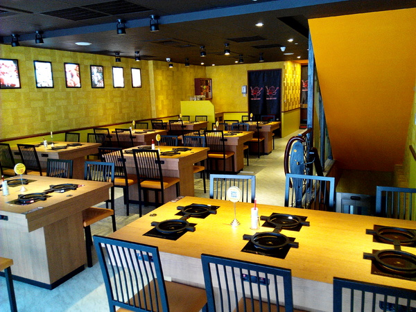 鬼椒一番鍋(東門店):【臺南Ω東區】鬼椒一番鍋(東門店)。鬼椒辣得過癮,綠咖哩風味十足,且不另收服務費