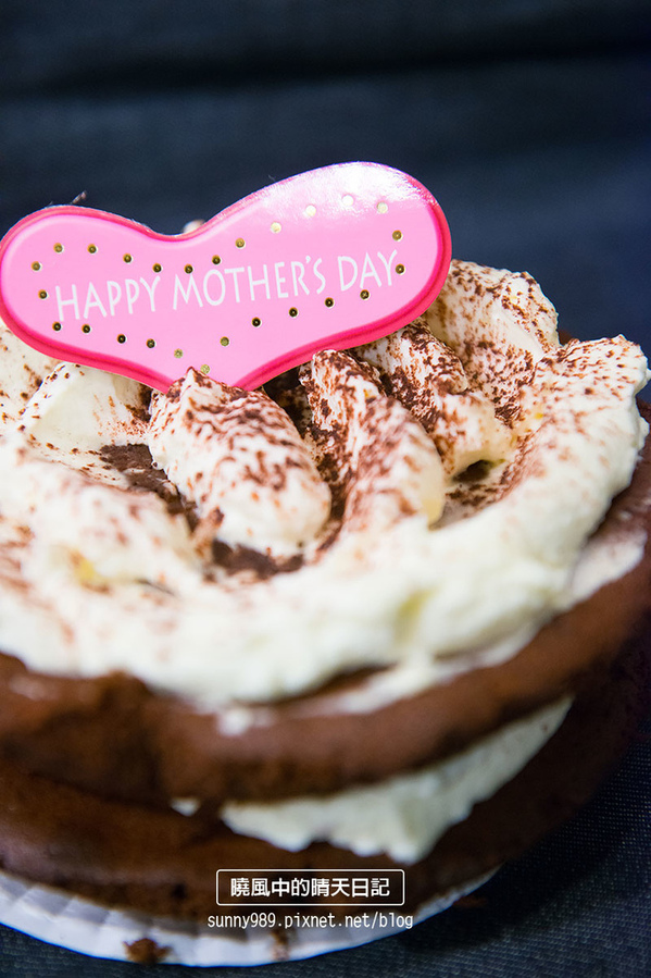 73生乳頂級巧克力蛋糕：【邀約|大潤發】73生乳頂級巧克力蛋糕 送媽媽好自己吃也不賴