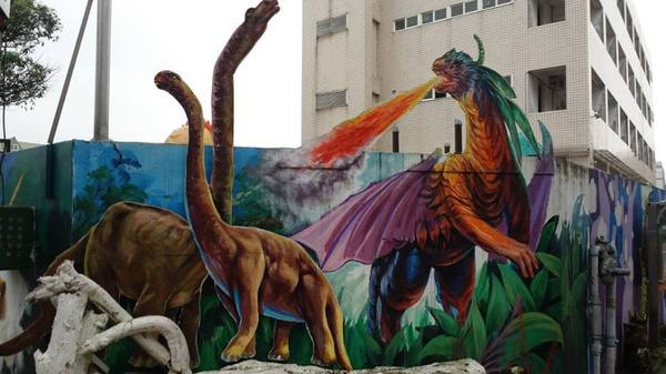 內壢國小3D彩繪牆：【桃園景點】福德里彩繪牆~內壢國小恐龍出沒