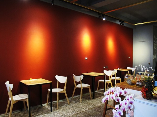 Miss Bossy Café:{Miss Bossy Café} 超~精緻美味的杯子蛋糕_隱身在台南巷弄中