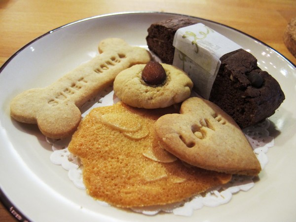 Miss Bossy Café:{Miss Bossy Café} 超~精緻美味的杯子蛋糕_隱身在台南巷弄中