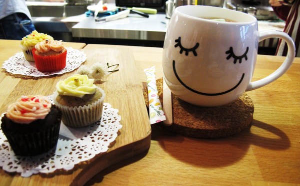 Miss Bossy Café:{Miss Bossy Café} 超~精緻美味的杯子蛋糕_隱身在台南巷弄中