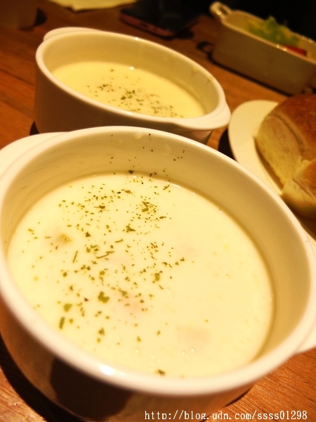 ibeef愛牛客炭烤牛排館：【美食特搜。高雄苓雅區】iBeef愛牛客炭烤牛排館(邀約)。大份量30盎司肩小排超美味 高雄牛肉控千萬別錯過囉！