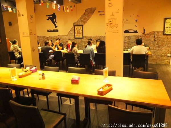 ibeef愛牛客炭烤牛排館：【美食特搜。高雄苓雅區】iBeef愛牛客炭烤牛排館(邀約)。大份量30盎司肩小排超美味 高雄牛肉控千萬別錯過囉！