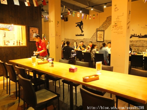 ibeef愛牛客炭烤牛排館：【美食特搜。高雄苓雅區】iBeef愛牛客炭烤牛排館(邀約)。大份量30盎司肩小排超美味 高雄牛肉控千萬別錯過囉！