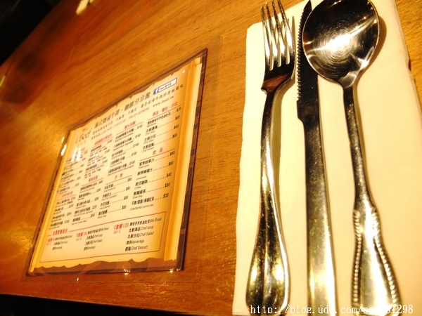 ibeef愛牛客炭烤牛排館：【美食特搜。高雄苓雅區】iBeef愛牛客炭烤牛排館(邀約)。大份量30盎司肩小排超美味 高雄牛肉控千萬別錯過囉！