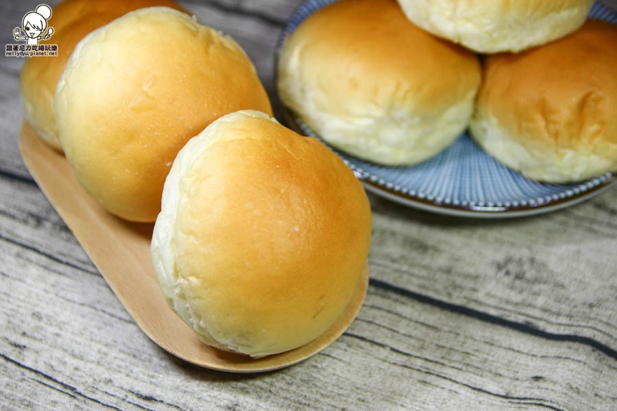 奧瑪烘焙爆漿餐包-3.jpg