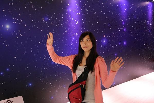 老楊方城市觀光工廠:【嘉義景點】老楊方程式觀光工廠~居然神秘的養了一隻大型的機器人在大樓裡吶 & 參訪方塊狗星人的3D星際奇幻之旅