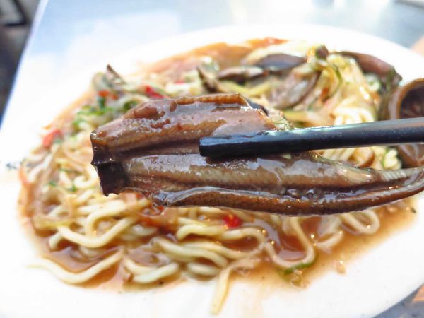 【台北美食】大橋頭阿寶師台東鱔魚麵-大火快炒好吃的鱔魚麵