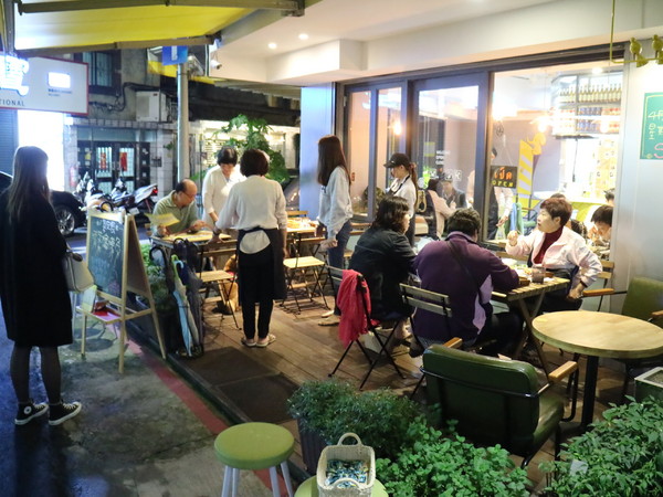 小食泰泰味食堂：【台北美食】松山區巷弄美食小食泰-泰味食堂-泰式料理餐廳