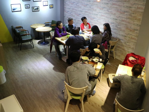 小食泰泰味食堂：【台北美食】松山區巷弄美食小食泰-泰味食堂-泰式料理餐廳