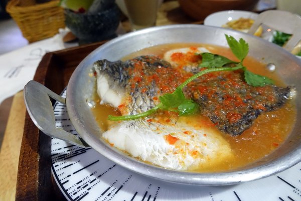 小食泰泰味食堂：(胖樺食記)張勛傑開的店『小食泰-泰味食堂-泰式料理餐廳』。敦化北路民生社區推薦餐廳，餐點美味環境舒適