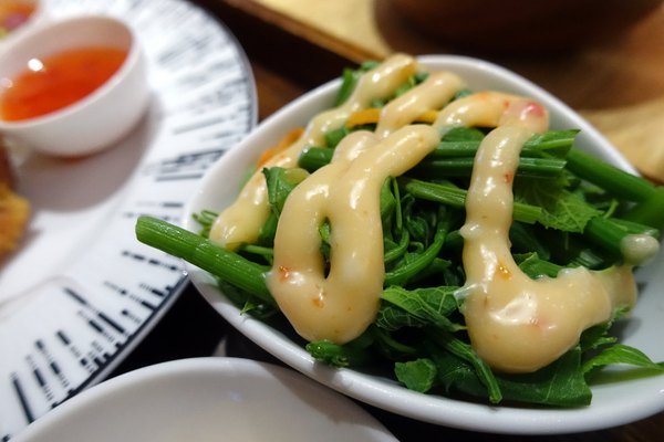 小食泰泰味食堂：(胖樺食記)張勛傑開的店『小食泰-泰味食堂-泰式料理餐廳』。敦化北路民生社區推薦餐廳，餐點美味環境舒適