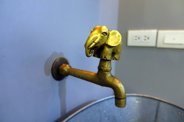 小食泰泰味食堂：(胖樺食記)張勛傑開的店『小食泰-泰味食堂-泰式料理餐廳』。敦化北路民生社區推薦餐廳，餐點美味環境舒適