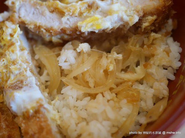 勝里日式炸豬排 かつ丼のかつさと(台中大遠百店-台灣二號店)：【食記】台中かつ丼のかつさと勝里日式炸豬排＠西屯TopCity大遠百大食代-捷運BRT新光遠百 : 來自愛知縣的名古屋風味, 有越級打怪的本錢？