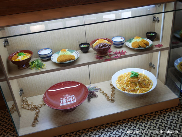 勝里日式炸豬排 かつ丼のかつさと(台中大遠百店-台灣二號店)：【食記】台中かつ丼のかつさと勝里日式炸豬排＠西屯TopCity大遠百大食代-捷運BRT新光遠百 : 來自愛知縣的名古屋風味, 有越級打怪的本錢？