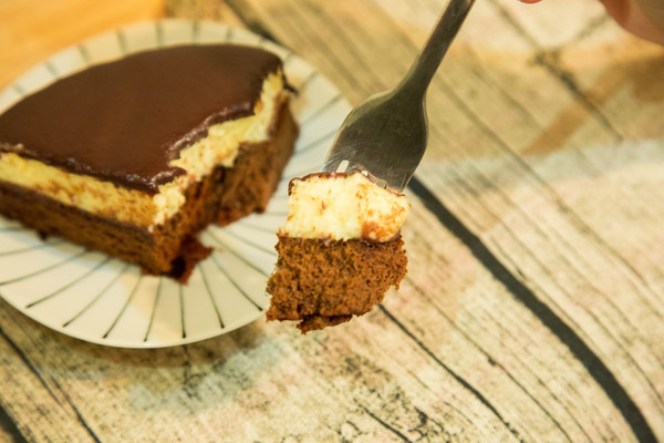 樂樂甜點 超濃生巧克力布朗尼蛋糕：[宅配]人氣甜點報到!!! 脆皮提拉米蘇X超濃生巧克力布朗尼蛋糕 樂樂甜點