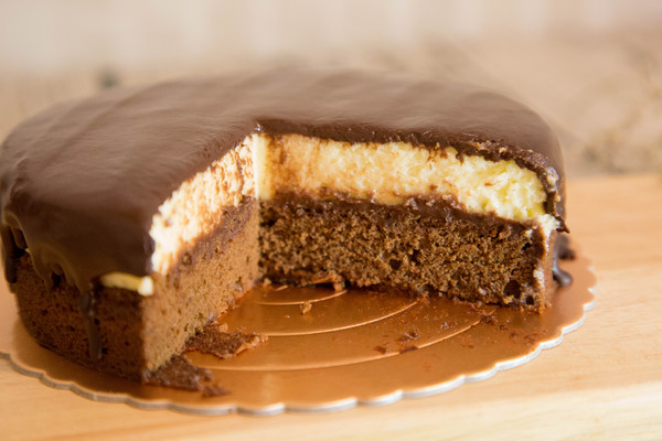 樂樂甜點 超濃生巧克力布朗尼蛋糕：[宅配]人氣甜點報到!!! 脆皮提拉米蘇X超濃生巧克力布朗尼蛋糕 樂樂甜點