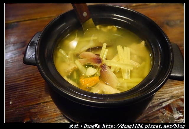 【桃園食記】朝陽公園旁奇幻風格泰式料理|豬寶店異國料理咖啡店