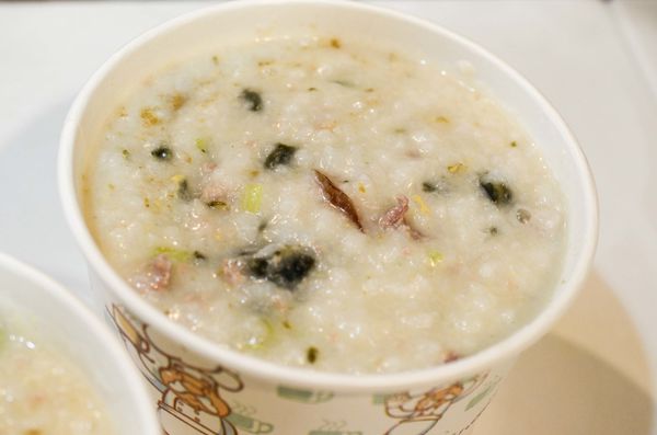 【桃園小吃】魔法樂廚-藝文特區粥飯麵專賣,招牌咖哩雞燴飯大塊又入味.咖哩飯/鍋燒麵/廣東粥/桃園小吃美食