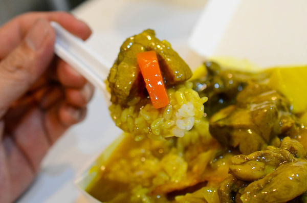 【桃園小吃】魔法樂廚-藝文特區粥飯麵專賣，招牌咖哩雞燴飯大塊又入味．咖哩飯/鍋燒麵/廣東粥/桃園小吃美食