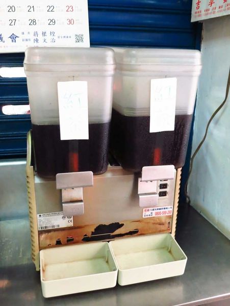 【新莊美食】信德外送便當-外酥內嫩的超厚實雞腿