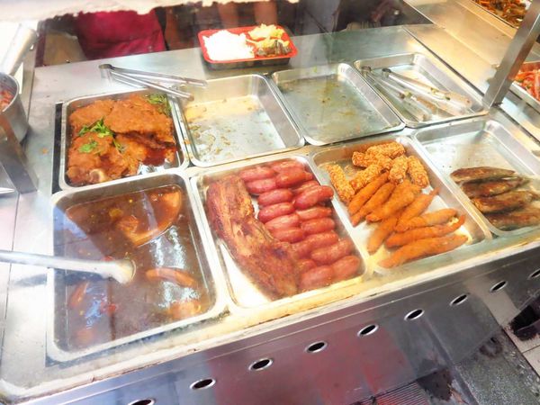 【新莊美食】信德外送便當-外酥內嫩的超厚實雞腿