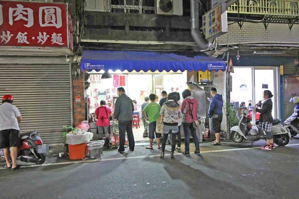 【新竹美食】納味飲食店-比拳頭還大的豬腳麵線-宵夜美食