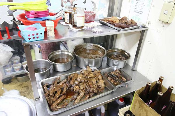 【新竹美食】納味飲食店-比拳頭還大的豬腳麵線-宵夜美食