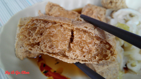 阿太伯臭豆腐：【臺南Ω仁德區】阿太伯臭豆腐。六、日限定，超受在地人歡迎，慢了只能蹲角落畫圈圈