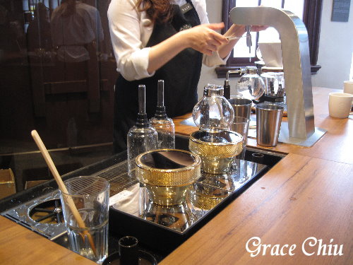 虹吸式咖啡%2F星巴克艋舺門市%2F艋舺星巴克%2F萬華星巴克%2F捷運龍山寺站%2F老宅咖啡%2F市定古蹟%2F萬華林宅%2FSiphon%2F昂舒巴黎