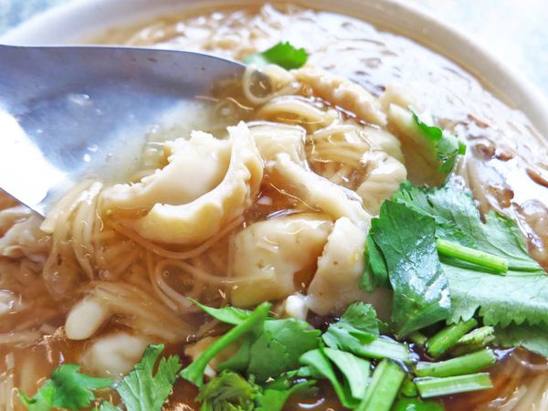 【蘆洲美食】九芎街蚵仔麵線-特殊的胡椒烏醋口味麵線