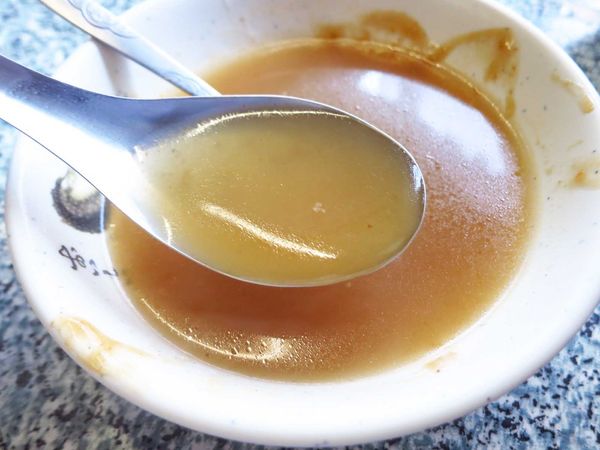 【蘆洲美食】九芎街蚵仔麵線-特殊的胡椒烏醋口味麵線