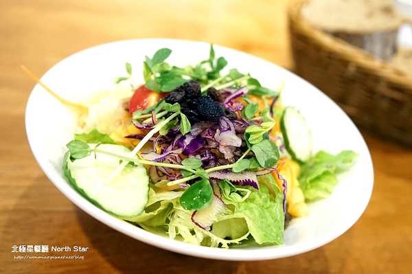 北極星餐廳 North Star:【士林美食餐廳 推薦】多國創意料理, 用餐還可欣賞極光之美 ✿✿ 北極星餐廳 North Star ✿✿