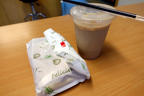 土司吐司:(胖樺食記) 台大公館商圈美味必吃的銅板小吃「土司吐司 ToasToasT」/大推薦主廚特製爆漿熱壓吐司/捷運公館站/汀洲路/鮮奶茶