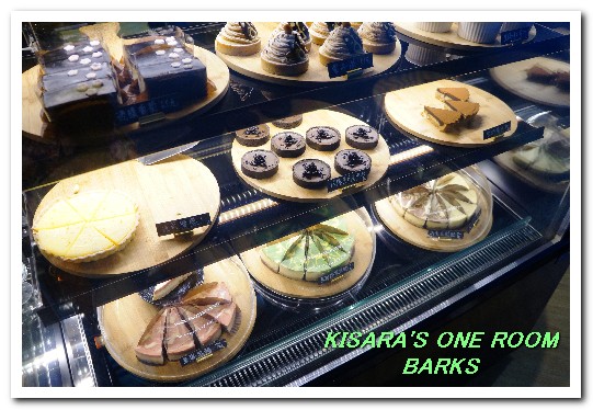 Barks概念館：永安市場輕食下午茶．大男孩的品居茶飲咖啡店──BARKS概念館