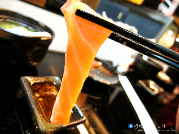 毅壽司：〖台中│美食〗毅壽司 ❤ 隱藏於大墩黃昏市場旁騎樓處的平價日式料理，生魚片、壽司、丼飯專賣店，食材新鮮，美味度不輸給五星級餐廳!!