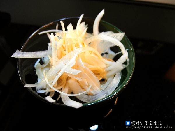 毅壽司：〖台中│美食〗毅壽司 ❤ 隱藏於大墩黃昏市場旁騎樓處的平價日式料理，生魚片、壽司、丼飯專賣店，食材新鮮，美味度不輸給五星級餐廳!!