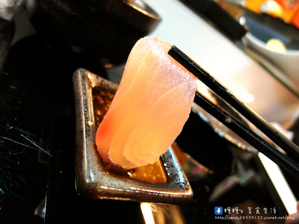 毅壽司：〖台中│美食〗毅壽司 ❤ 隱藏於大墩黃昏市場旁騎樓處的平價日式料理，生魚片、壽司、丼飯專賣店，食材新鮮，美味度不輸給五星級餐廳!!