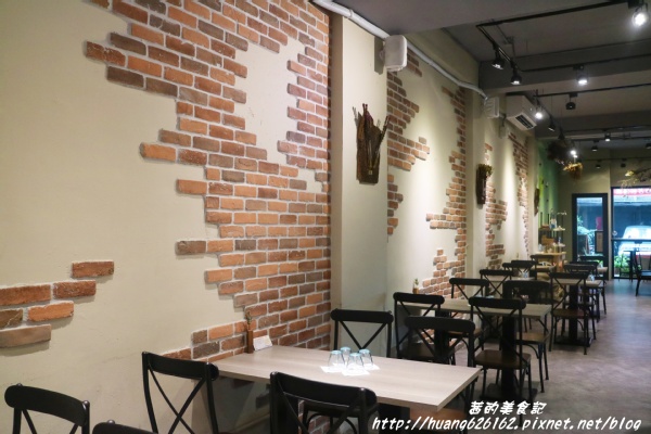 翻轉 Flip Brunch x Coffee x Life Style:【新北三重區】捷運菜寮『翻轉 Flip Brunch x Coffee x Life Style』早午餐、下午茶、咖啡、輕食