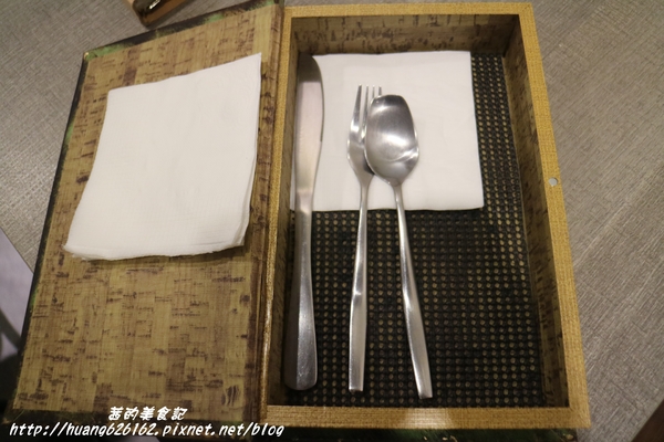 翻轉 Flip Brunch x Coffee x Life Style:【新北三重區】捷運菜寮『翻轉 Flip Brunch x Coffee x Life Style』早午餐、下午茶、咖啡、輕食