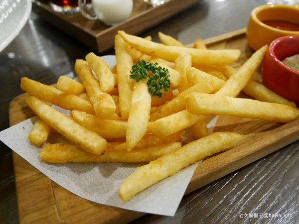 The Café By 想台中:台中適合聚餐聊天的優質複合式餐廳推薦-The Café By 想 冰滴咖啡 松子蘿勒鴨胸義大利麵 蘿勒蝦仁干貝燉飯 起司脆薯