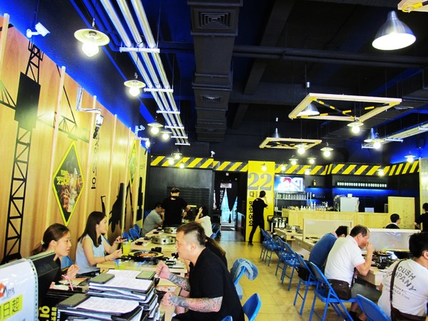 OMAYA春川炒雞(台中漢口店):(台中。西屯區美食)『OMAYA春川炒雞/台中漢口店』釜山巨無霸海鮮盆!霸氣登場!讓你盡情品嚐各式海味,海鮮控必吃!