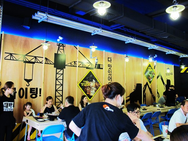 OMAYA春川炒雞(台中漢口店):(台中。西屯區美食)『OMAYA春川炒雞/台中漢口店』釜山巨無霸海鮮盆!霸氣登場!讓你盡情品嚐各式海味,海鮮控必吃!