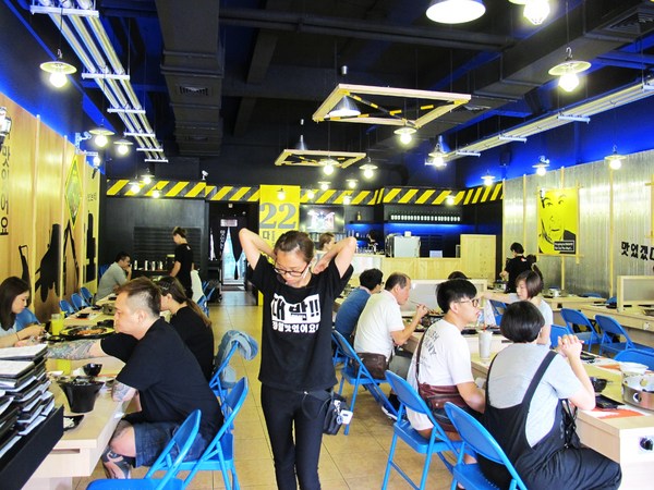 OMAYA春川炒雞(台中漢口店):(台中。西屯區美食)『OMAYA春川炒雞/台中漢口店』釜山巨無霸海鮮盆!霸氣登場!讓你盡情品嚐各式海味,海鮮控必吃!